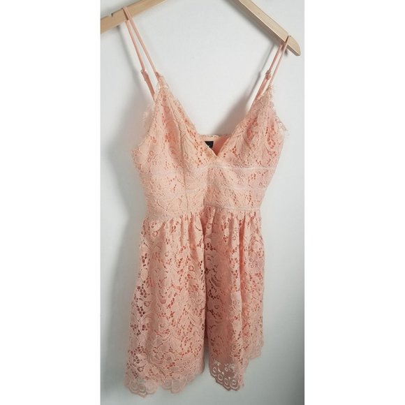 NBD REVOLVE Women's Sz. XS Give It Up Light Pink Lace Mini Dress - Picture 4 of 9